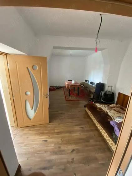 Casă cu 2 camere cu Teren 500 Mp în Turnu Măgurele