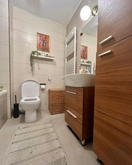 Apartament cu 2 camere decomandat, mobilat în Politehnica