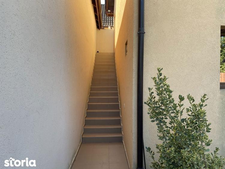 Casă cu 5 camere cu Teren 238 Mp în Central