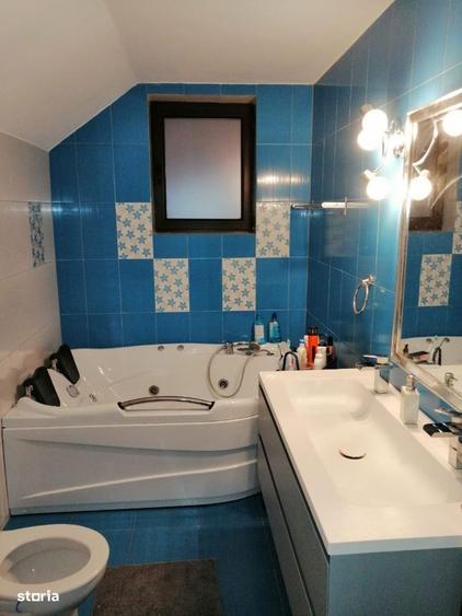 Casă cu 4 camere în Prundu