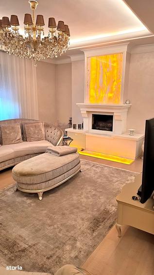 Casă cu 8 camere cu Teren 1223 Mp în Central