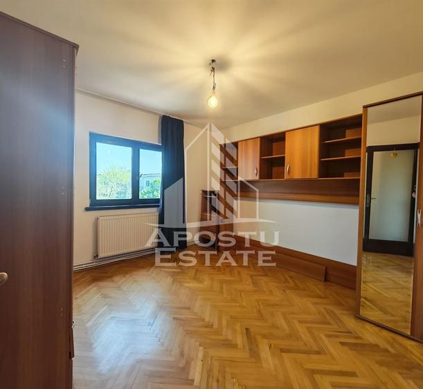 Apartament cu 2 camere decomandat, mobilat în Bucovina