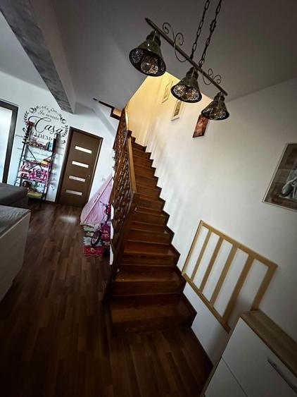Casă cu 4 camere în Valea Lupului