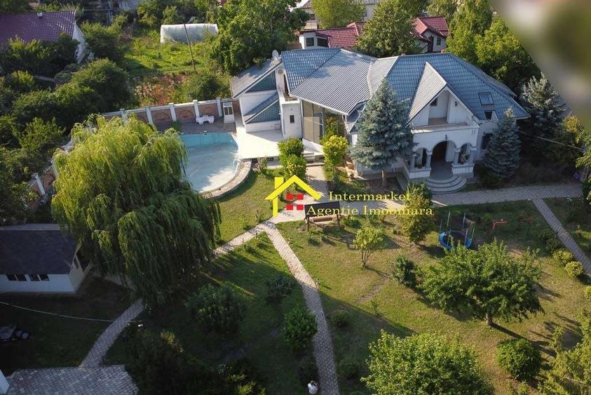Casă cu 4 camere în Central