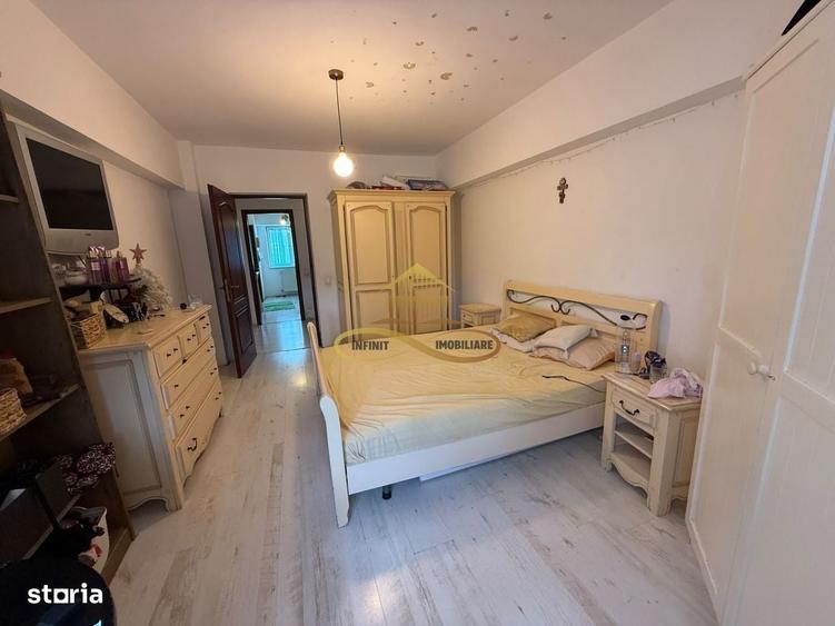 Apartament cu 4 camere decomandat în 9 Mai