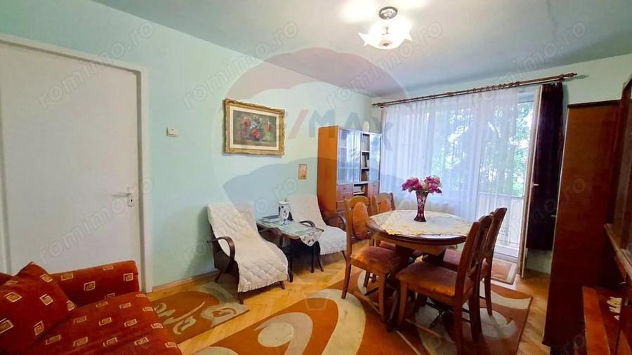 Apartament cu 2 camere decomandat în Central