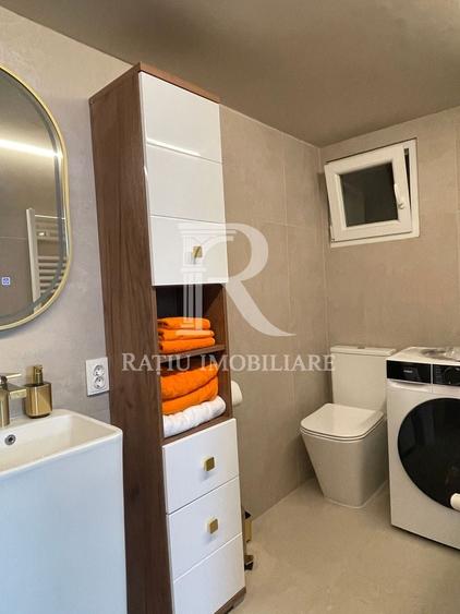 Apartament cu 3 camere decomandat, mobilat în Ultracentral
