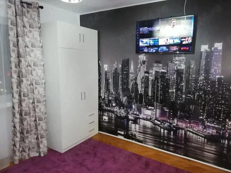 Apartament cu 4 camere decomandat în Central