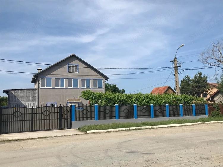 Casă cu 2 camere cu Teren 600 Mp în Agigea