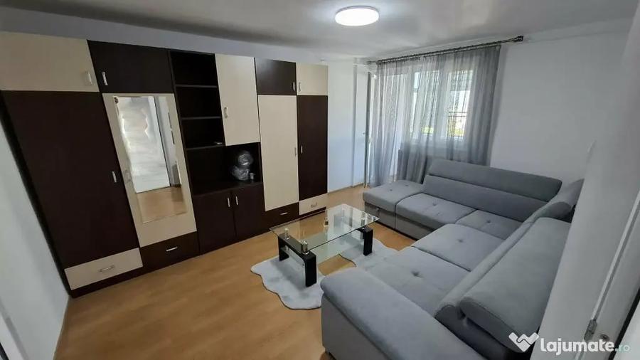 Apartament cu 2 camere decomandat în Independenței