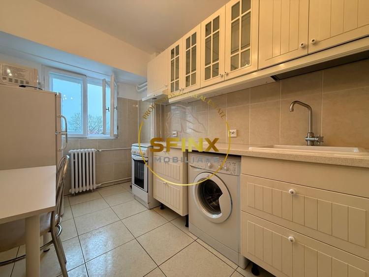 Apartament cu 3 camere decomandat, mobilat în P-ța Alba Iulia