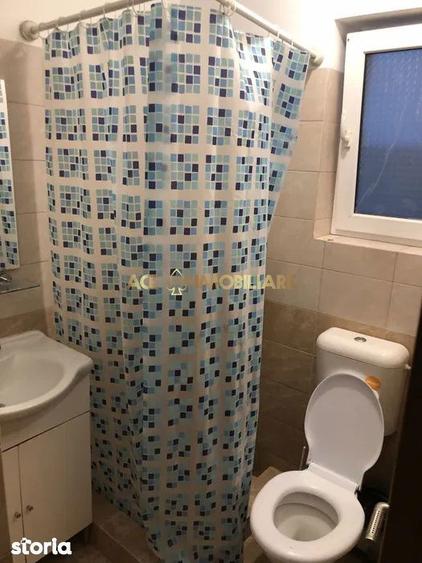 Casă cu 2 camere cu Canalizare în Central