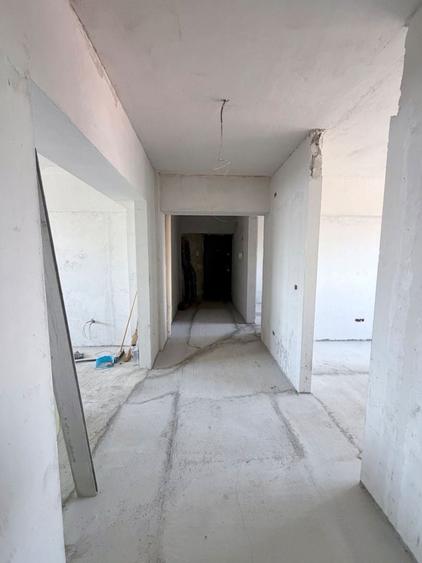 APARTAMENT SPATIOS CU VEDERE PE 2 PARTI - 4