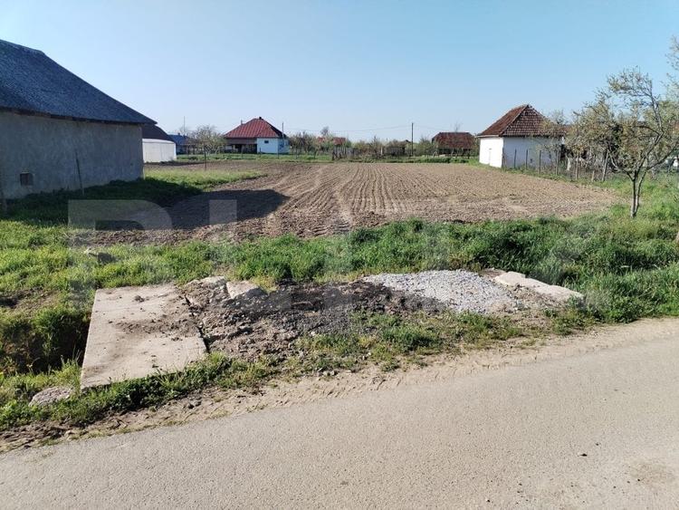 Casă individuală cu 3 camere cu Teren 2050 Mp în Exterior Est
