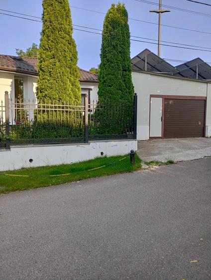 Casă cu 4 camere cu Teren 1400 Mp în Central