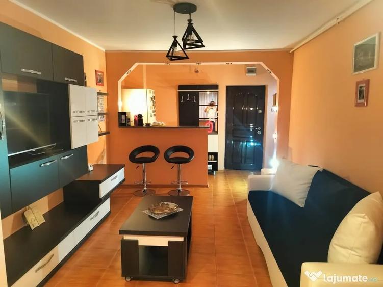 Apartament 3 Camere - Decomandat Complet Utilat, Mobilat - 1