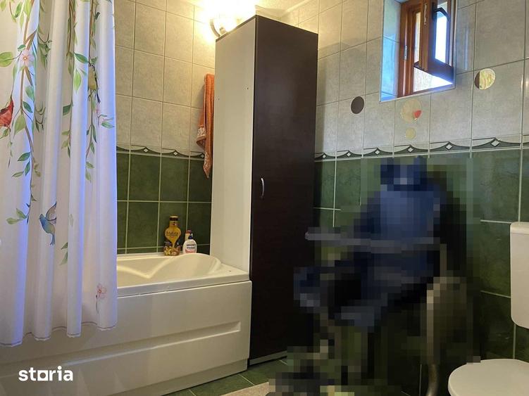 Casă cu 5 camere cu Teren 1000 Mp în Central
