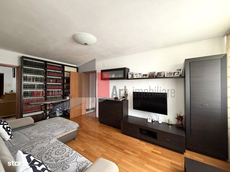 Apartament cu 4 camere decomandat în Berceni