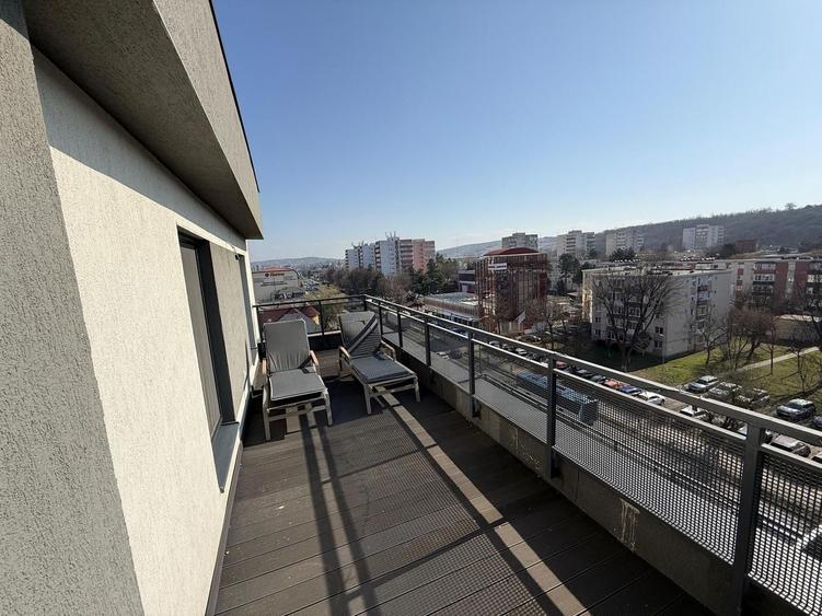Apartament cu 4 camere decomandat, mobilat în Gheorghe Doja
