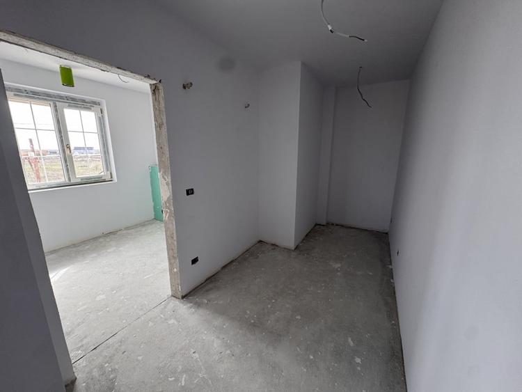 Casă individuală cu 5 camere cu Piscina în Moșnița Nouă