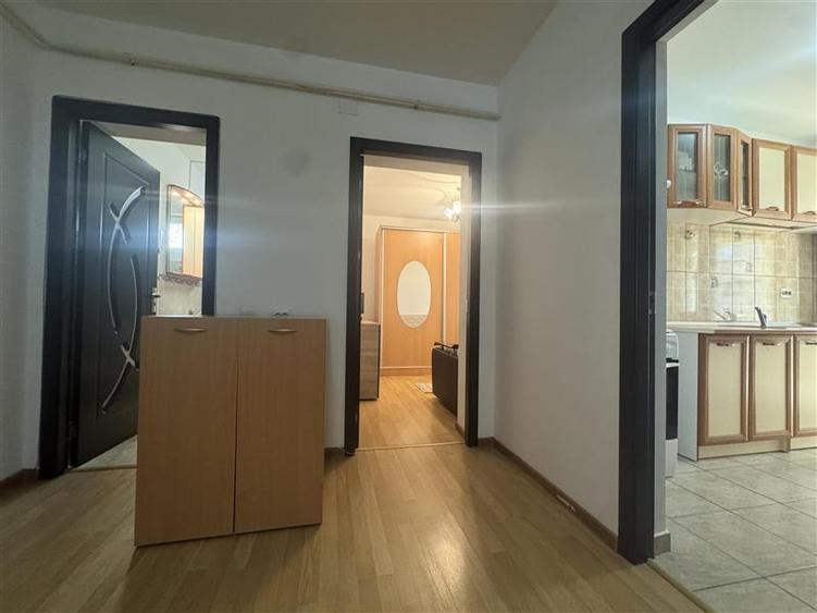 Apartament cu 2 camere nedecomandat, mobilat în Aeroport