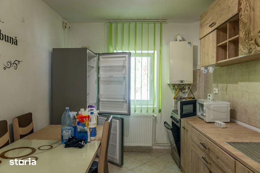 Apartament cu 2 camere semidecomandat, mobilat în Republicii