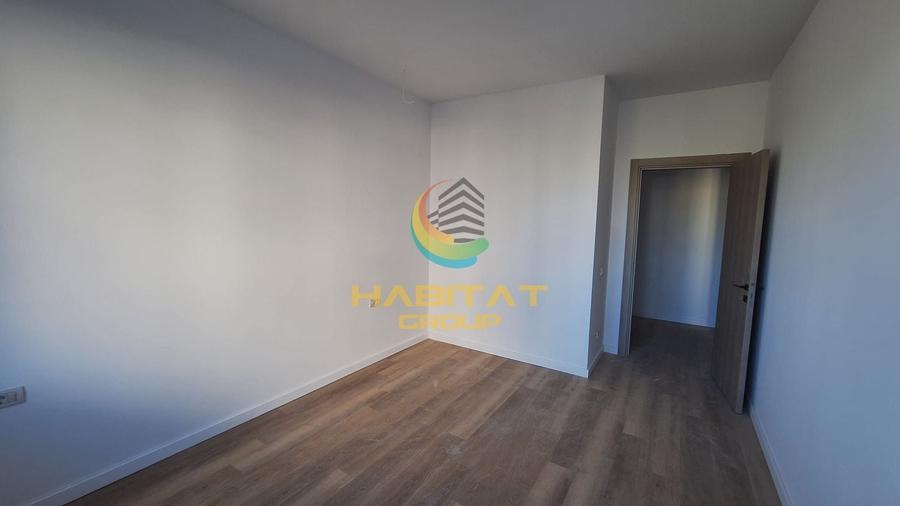 Apartament cu 3 camere semidecomandat în Berceni