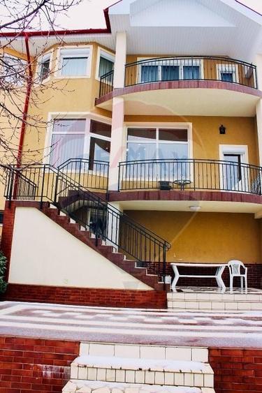 Casă cu 6 camere cu Teren 719 Mp în Oncea