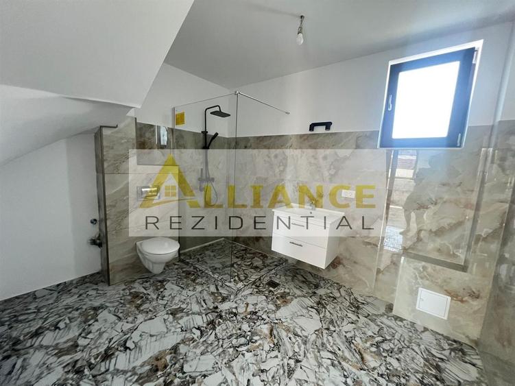 Casă individuală cu 4 camere decomandat cu Canalizare în Berceni