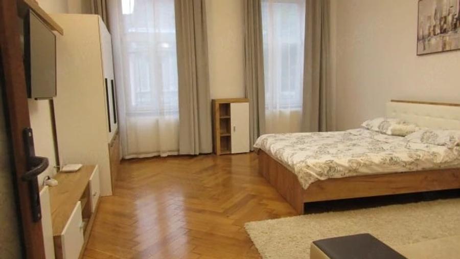 Apartament cu 2 camere semidecomandat în Centrul Istoric