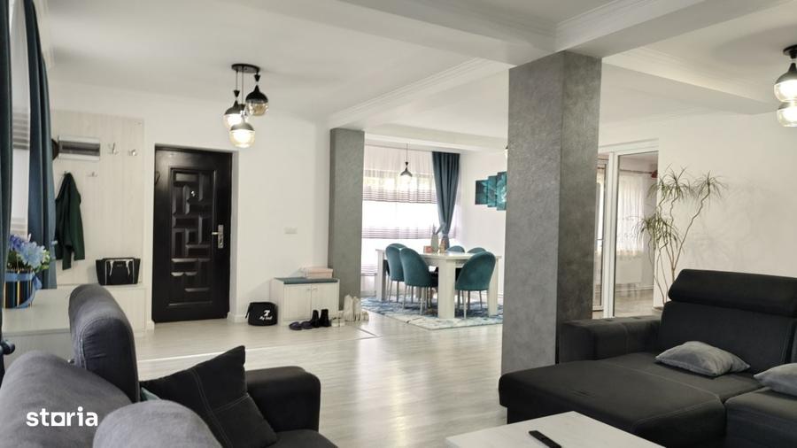 Casă cu 4 camere în Izvoru