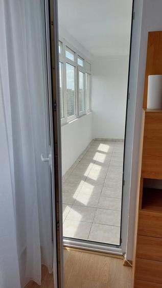 Apartament cu 2 camere semidecomandat în Berceni