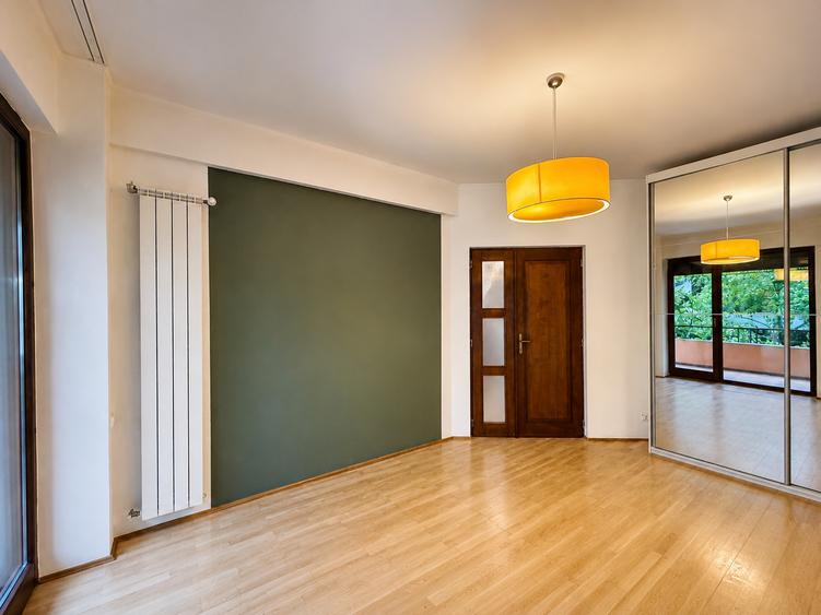 Apartament cu 3 camere decomandat, mobilat în Șoseaua Nordului