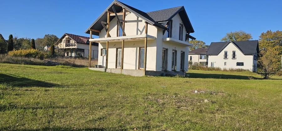 Casă individuală cu 3 camere cu Teren 1000 Mp în Dobrovăț