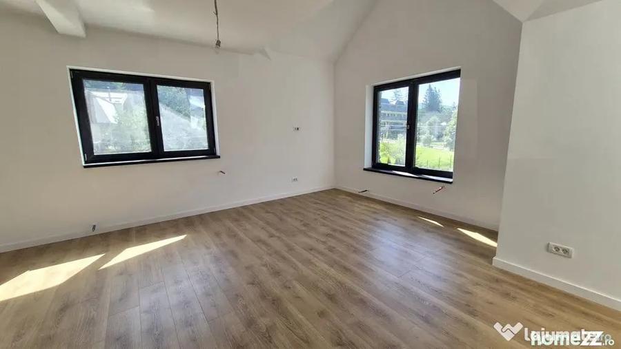 Apartament cu 4 camere decomandat în Zamora