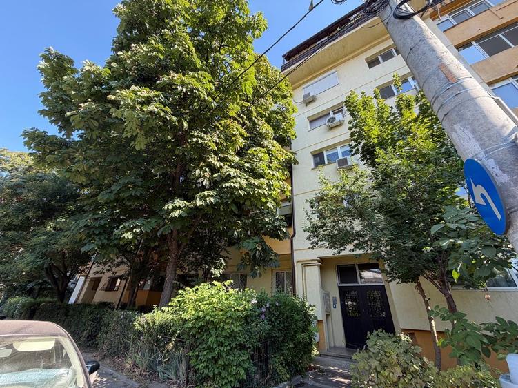 Apartament cu 2 camere decomandat în Brâncoveanu