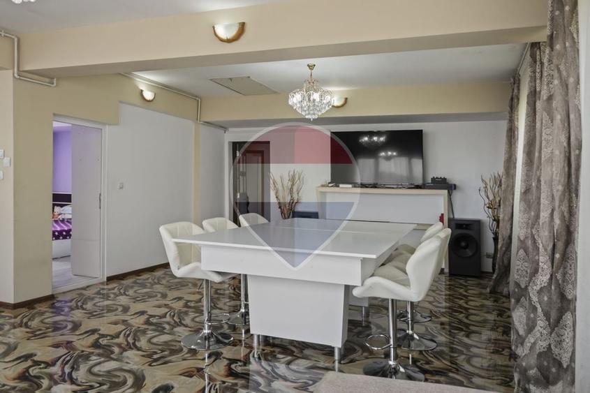 Casă individuală cu 14 camere cu Teren 457 Mp în Rahova
