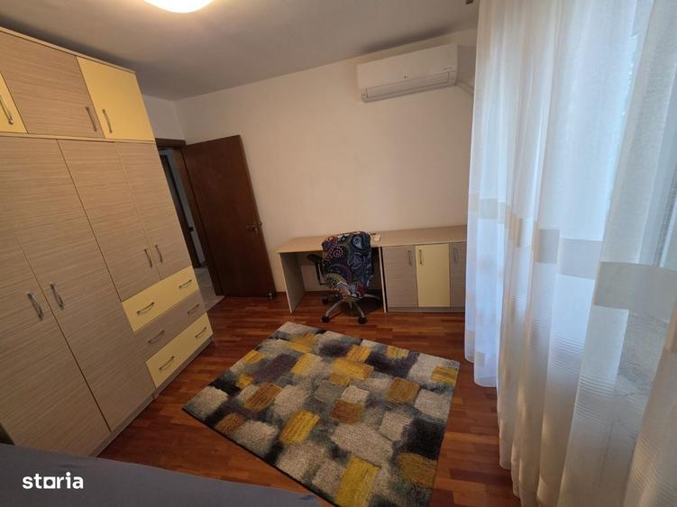Apartament cu 4 camere decomandat în Fundeni