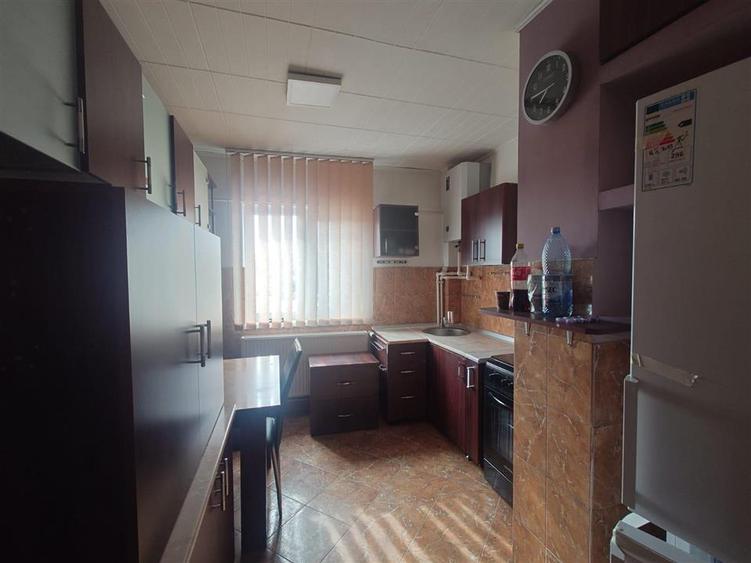 Apartament cu 3 camere decomandat în Ultracentral