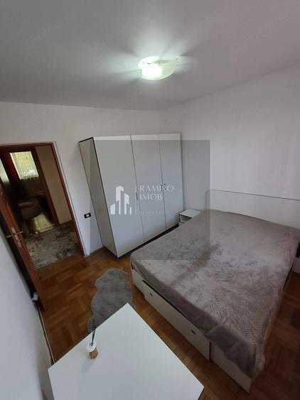 Apartament cu 3 camere semidecomandat în Brâncoveanu