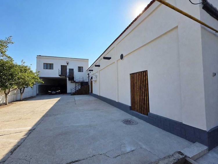 Casă cu 4 camere în Caracal