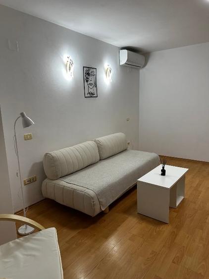 Apartament cu 2 camere decomandat, mobilat în Central