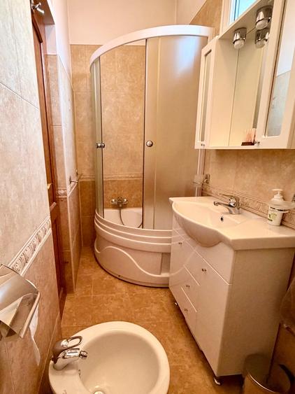 Apartament cu 2 camere decomandat în Centrul Istoric