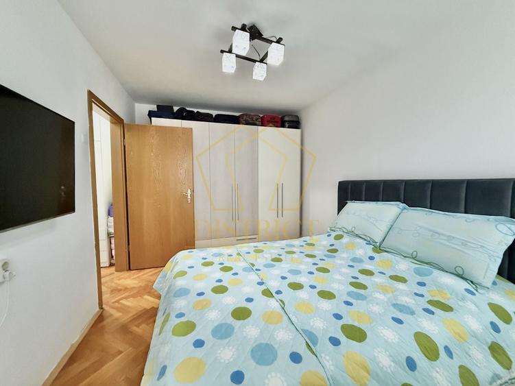 Apartament cu 3 camere semidecomandat, mobilat în Girocului