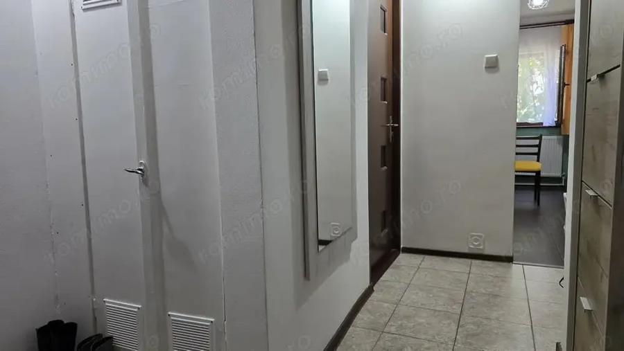 Apartament cu 3 camere decomandat în Zarand