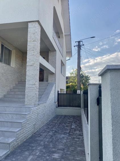 Casă cu 4 camere cu Teren 450 Mp în Central