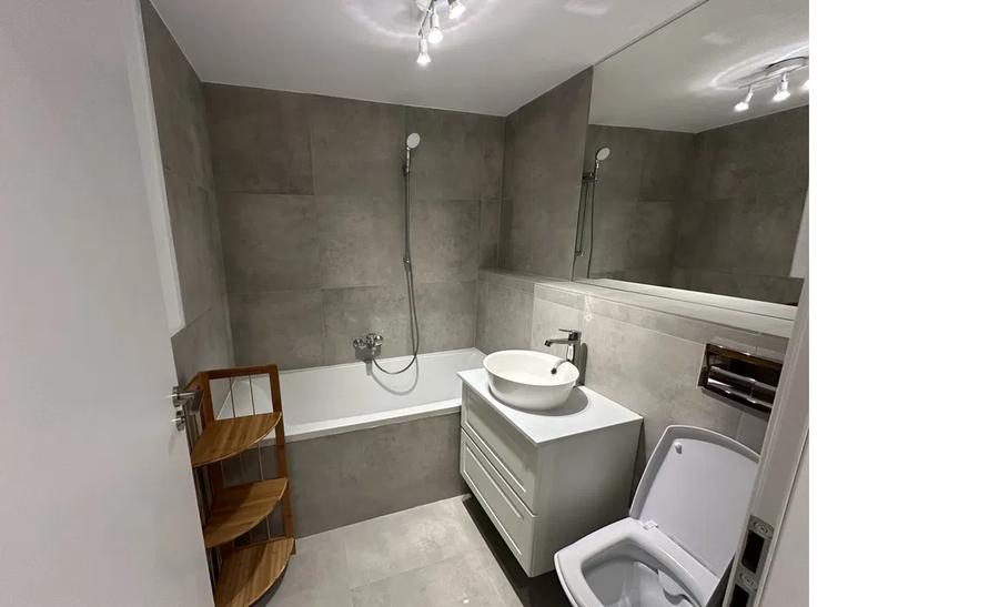 Apartament cu 3 camere în Muncii