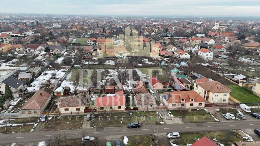 Casă individuală cu 4 camere cu Canalizare în Dumbrăvița
