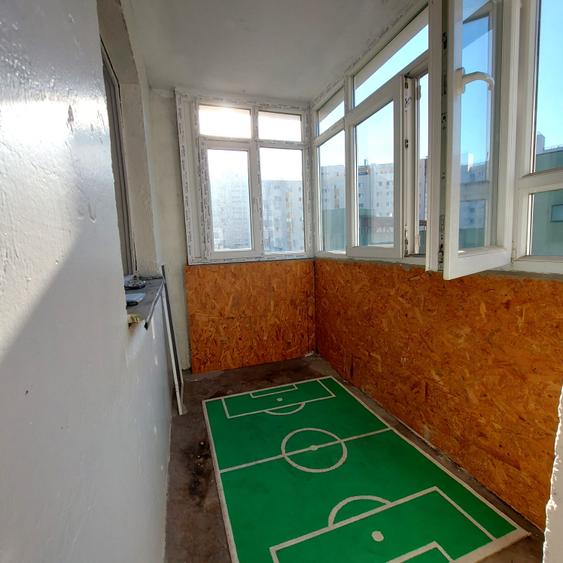Apartament cu 3 camere decomandat în Vitan