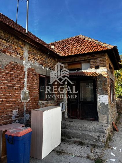 Casă individuală cu 3 camere cu Canalizare în Cristur